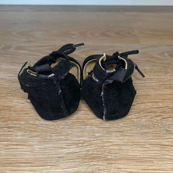 Old Navy 3-6 Months Baby Girl Lace Up Sandals - Picture 6 of 9